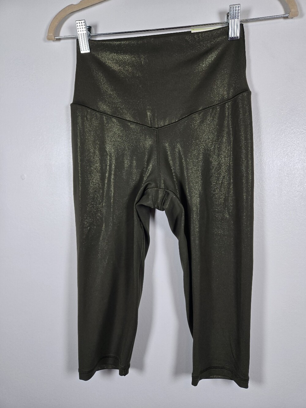 NEW Aerie Offline Real Me Crop Leggings Size Medium Liquid Shine Metallic Green